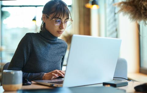 Go to article From Prompt Engineer to AI Architect: 7 Training Paths to Advance Your AI Career