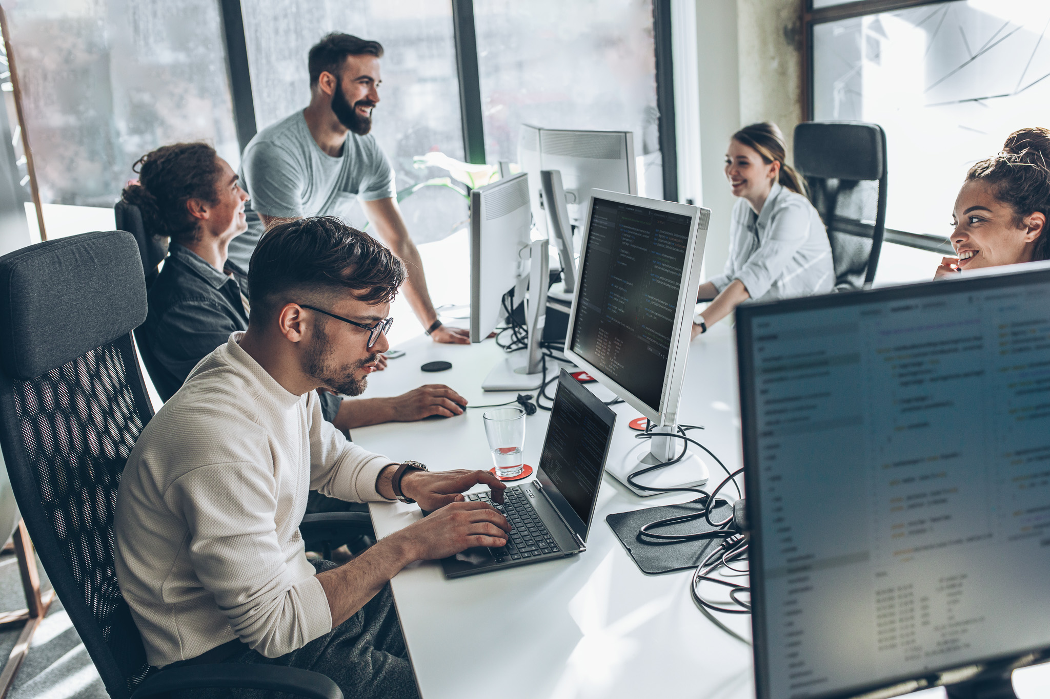 Crafting the Ideal Job Advert: Tips for Enticing Top Talent