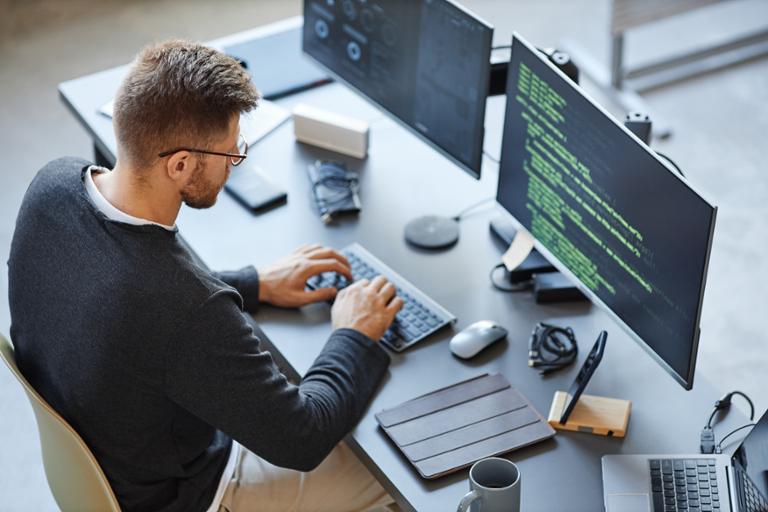 AdobeStock_540624608.jpeg Main image of article 2024 Guide: Mastering the Scrum Master Career