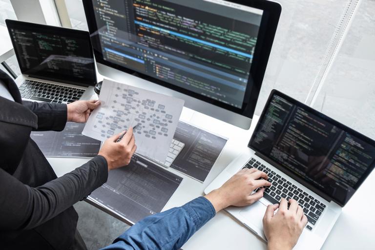 shutterstock_1660725319.jpg Main image of article Want to Become a Full-Stack Software Engineer? Read This First.